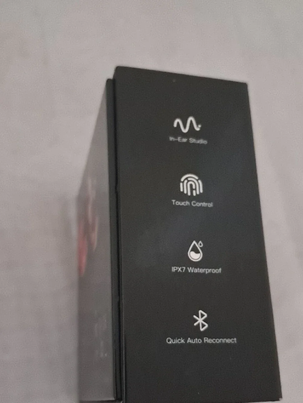 Gusgu Wireless Earbuds X01 in Black - Charging Case